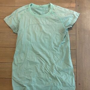 Lululemon Athletica Aqua Short Sleeve Tee